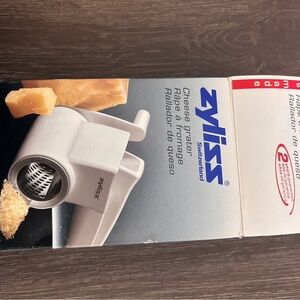 Zyliss White Cheese Grater Handheld Rotary - White